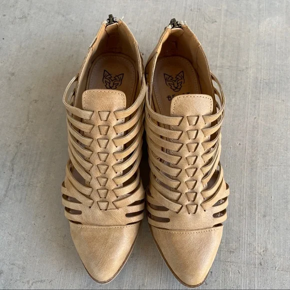 NIB Camel Brown Slit Cut Out Cage Woven Ankle Flats Booties - Picture 6 of 9